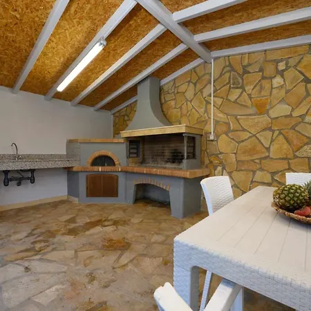 Apartamento Alina Lefkímmi