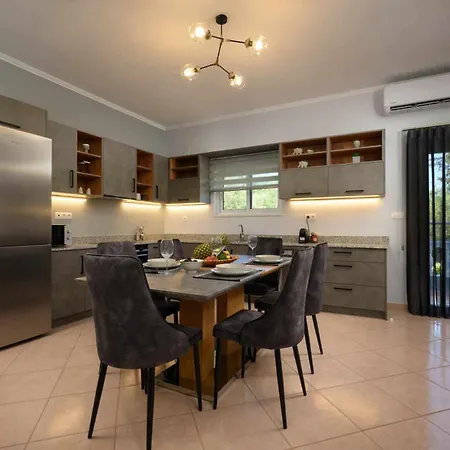 Apartamento Alina Lefkímmi